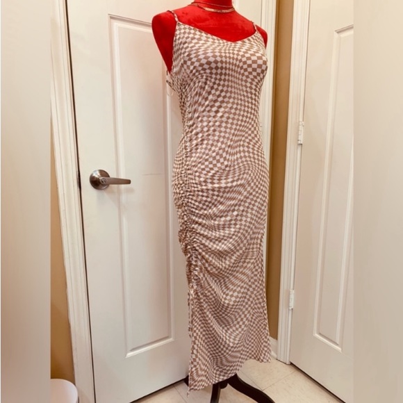 SPAGHETTI STRAP RUCHED PRINTED MAXI DRESS - Picture 2 of 12